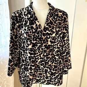 Double breasted lightweight Leopard print jacket sz L by Bobeau